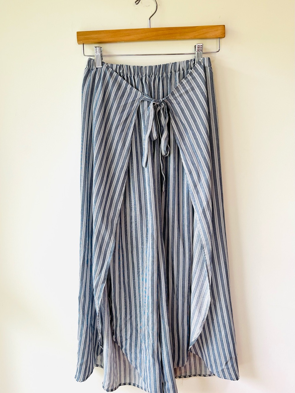 Show Me Your Mumu Limbo Pants in Blue and White Stripes Flowy Vacation Pants M